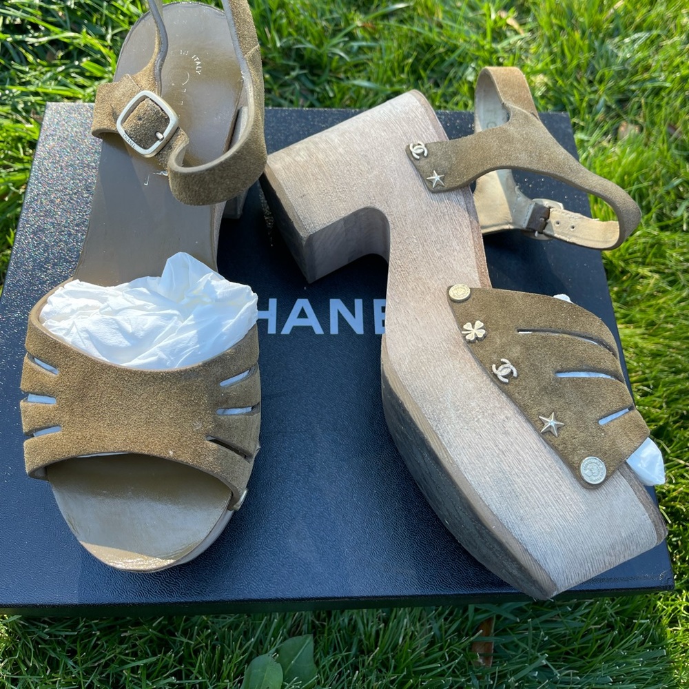 😍 Chanel Suede Calfskin Sandals
